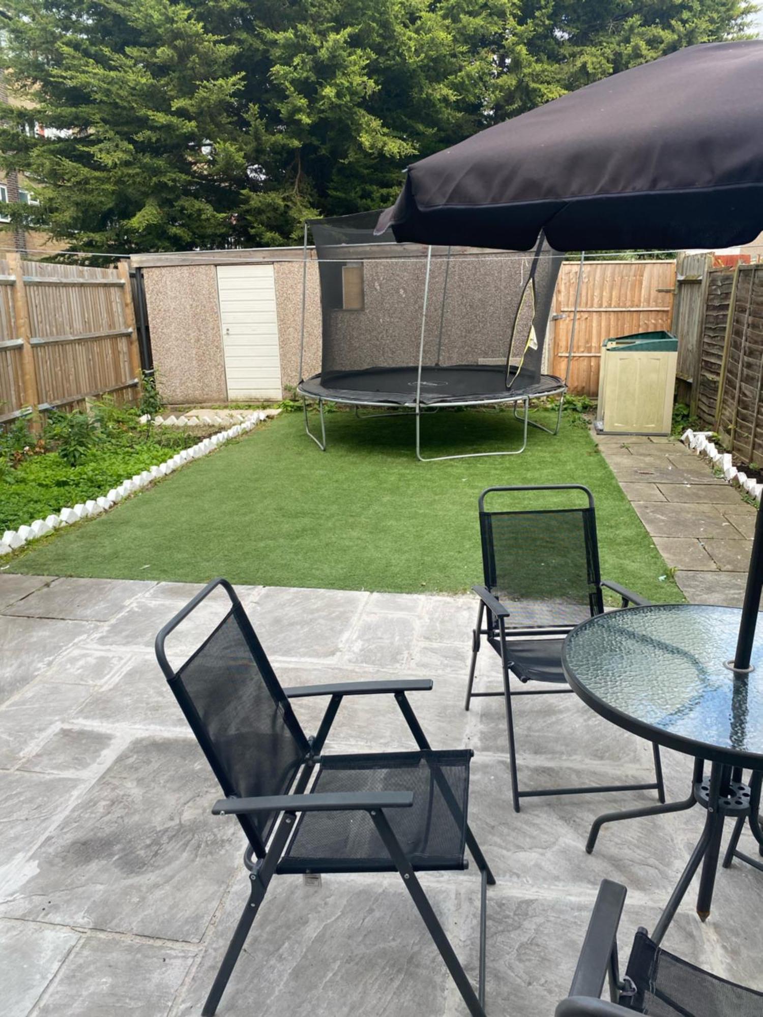 Charming And Cosy London Home, Garden, Parking & Family Fun Mitcham Bagian luar foto