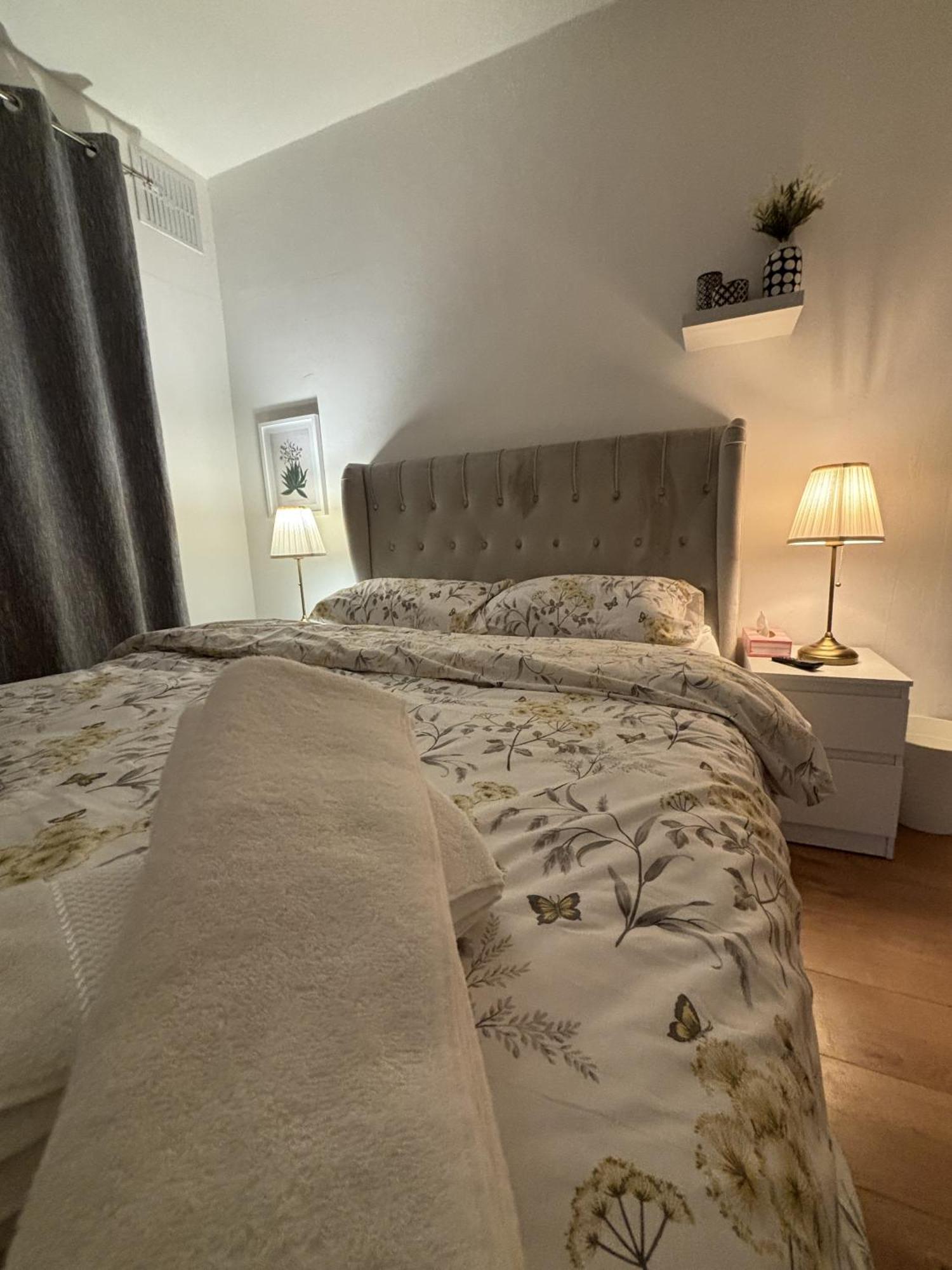 Charming And Cosy London Home, Garden, Parking & Family Fun Mitcham Bagian luar foto