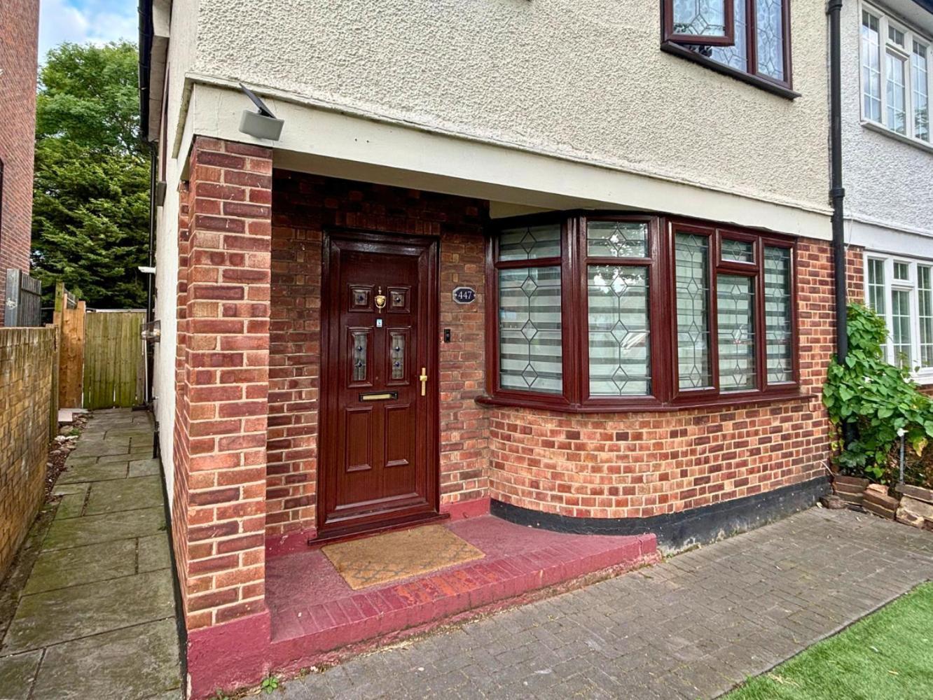 Charming And Cosy London Home, Garden, Parking & Family Fun Mitcham Bagian luar foto